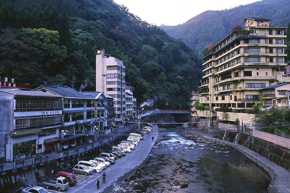 Small-scale geothermal power development in Japan – insights from Machiokoshi